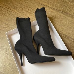 ⛔️ SOLD ⛔️BALENCIAGA sock heels